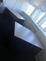 Прямые столы в офис